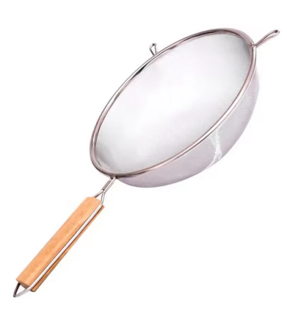 Altele - Strecurătoare fină din oțel inoxidabil cu mâner de lemn