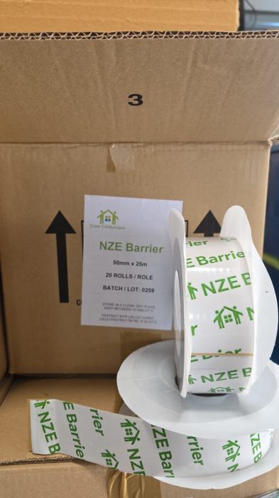 NZE Barrier – Bandă adezivă profesională pentru etanșările barierelor de vapori [4]