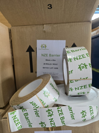 NZE Barrier – Bandă adezivă profesională pentru etanșările barierelor de vapori [1]
