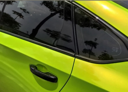 Galben - PhantomLemonYellow