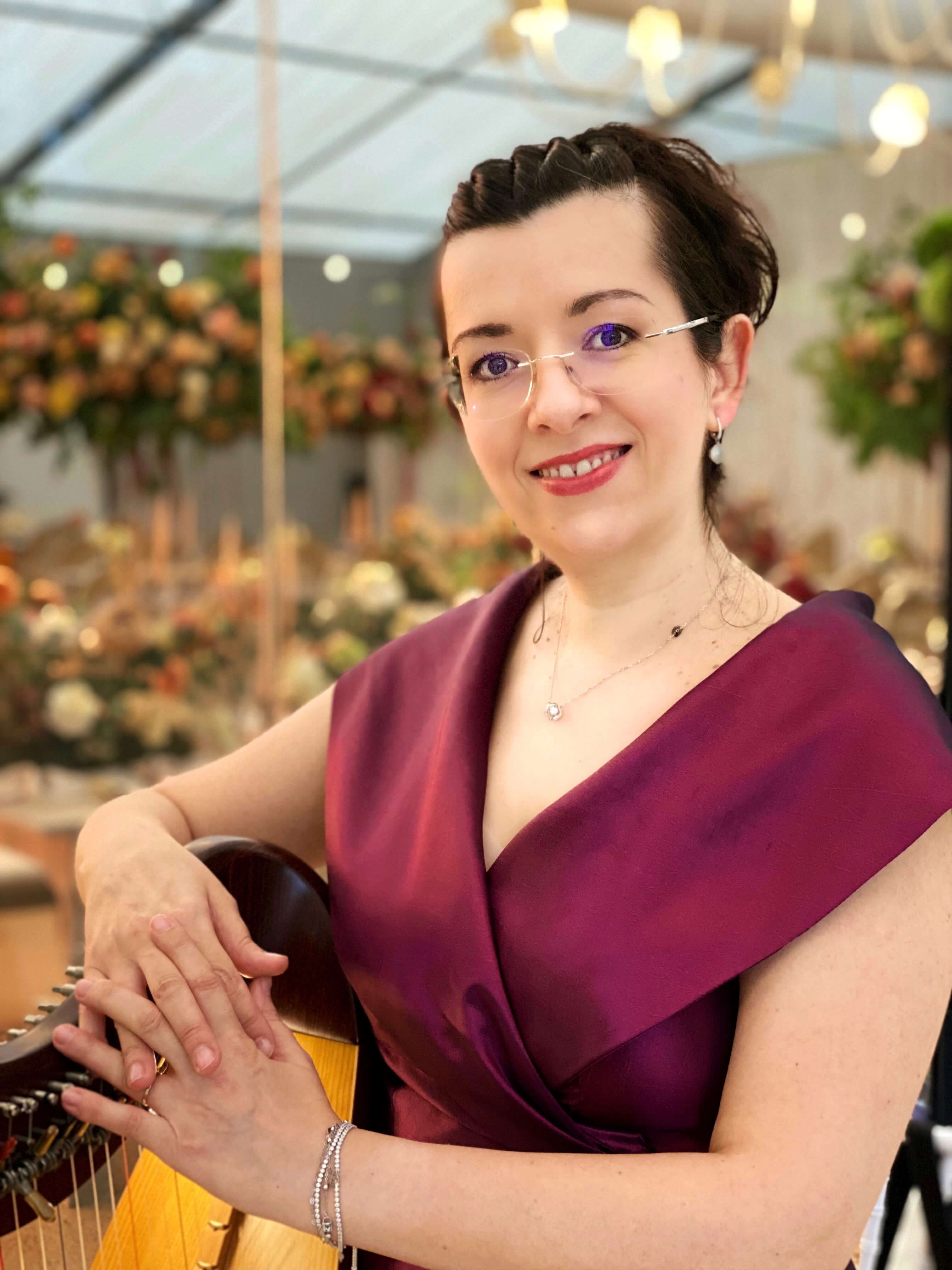 Roxana Moișanu - Lyra Studio SRL - MAGAZINUL DE HARPE