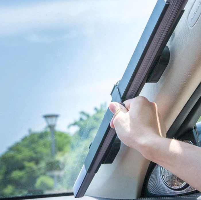 Copertina parasolar auto retractabil impotriva razelor UV, fixare prin ventuze, pentru parbriz sau luneta [4]