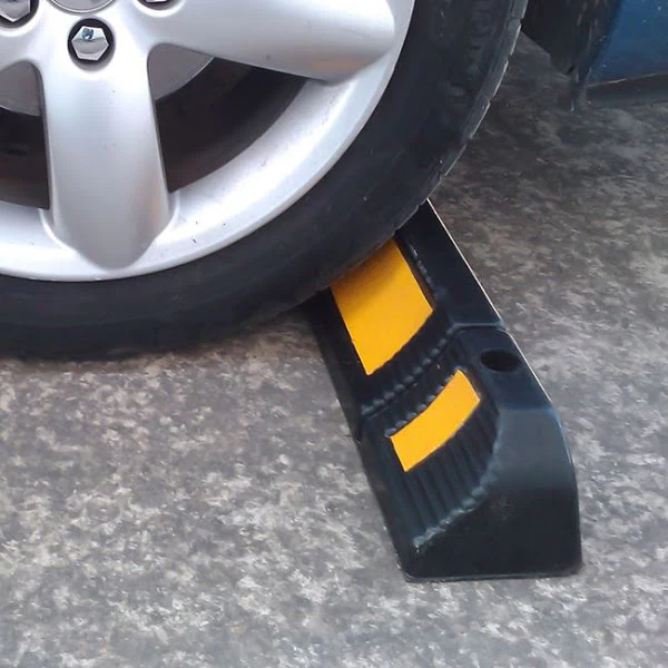 Opritor roti auto reflectorizant, pentru locul de parcare sau blocare roti [6]