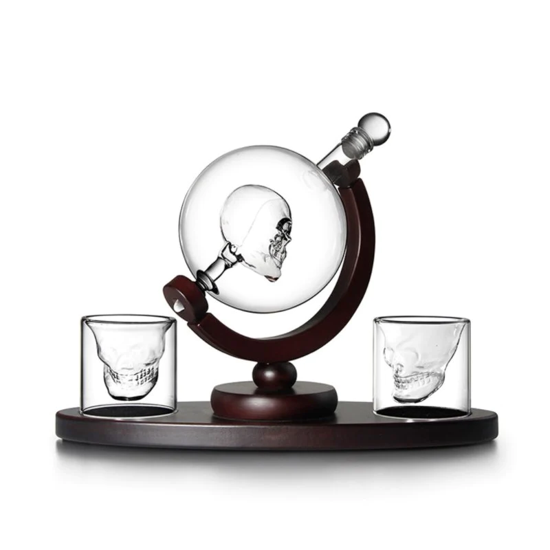 Set pentru Cognac, Whiskey, Sticla-decantor model Cap de Mort si 2 pahare [4]