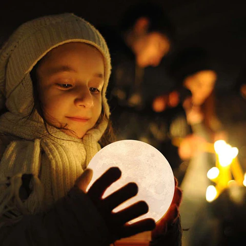 Lampa De Veghe In Forma De Luna 3D Moon Light, Schimbare Culoare La Atingere [3]