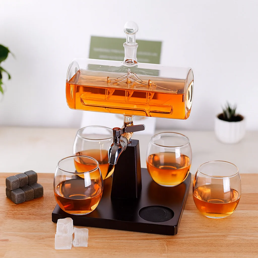 Set Decantor Whisky sub forma de corabie cu suport de lemn si 4 pahare, 1100ml [2]