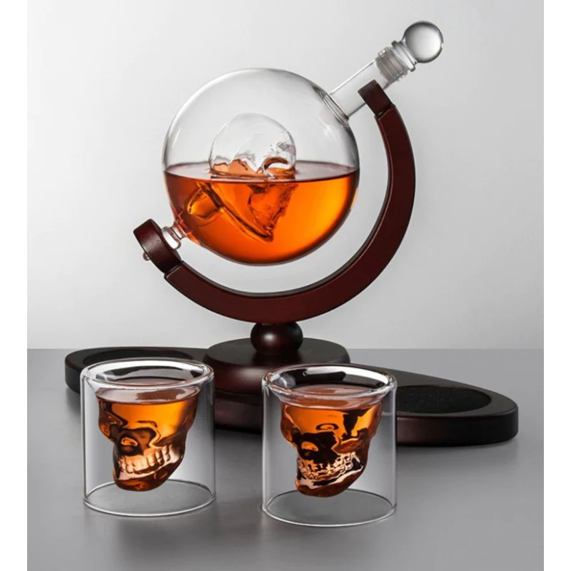 Set pentru Cognac, Whiskey, Sticla-decantor model Cap de Mort si 2 pahare [2]