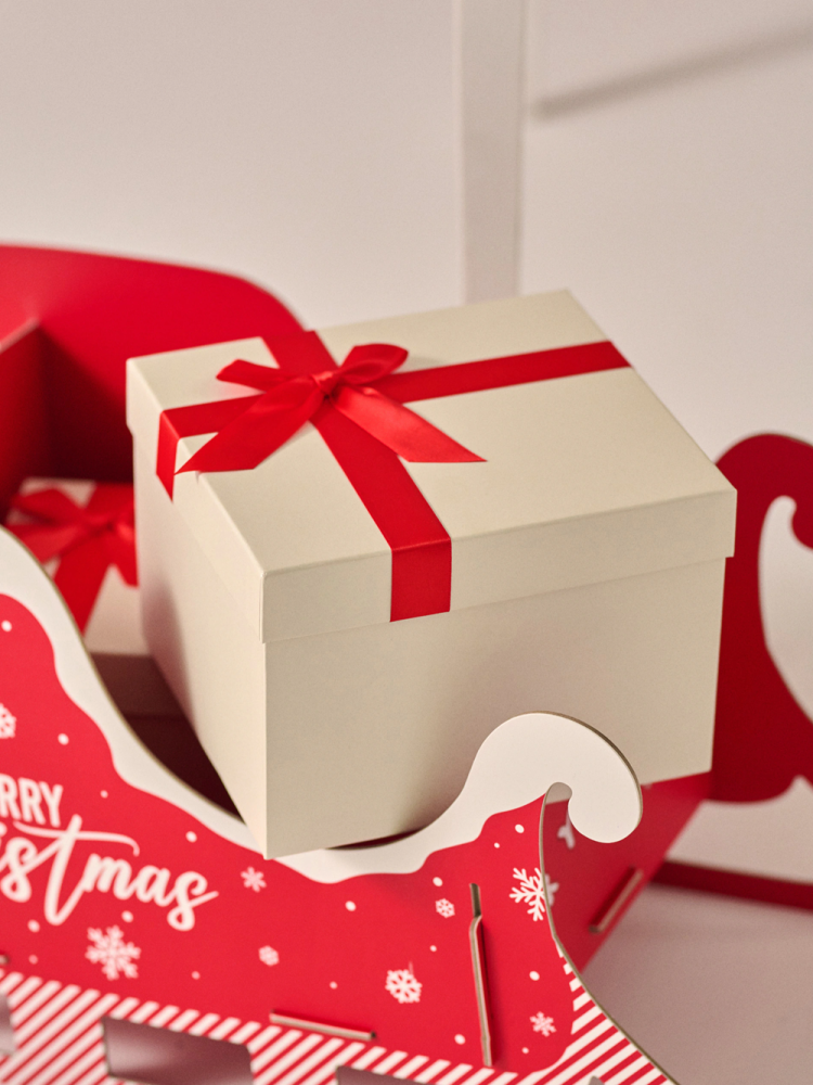 Cutie pentru cadou – 15 cm x 15 cm x 11,5 cm Elegantă, cu capac și decorațiuni 3D [1]