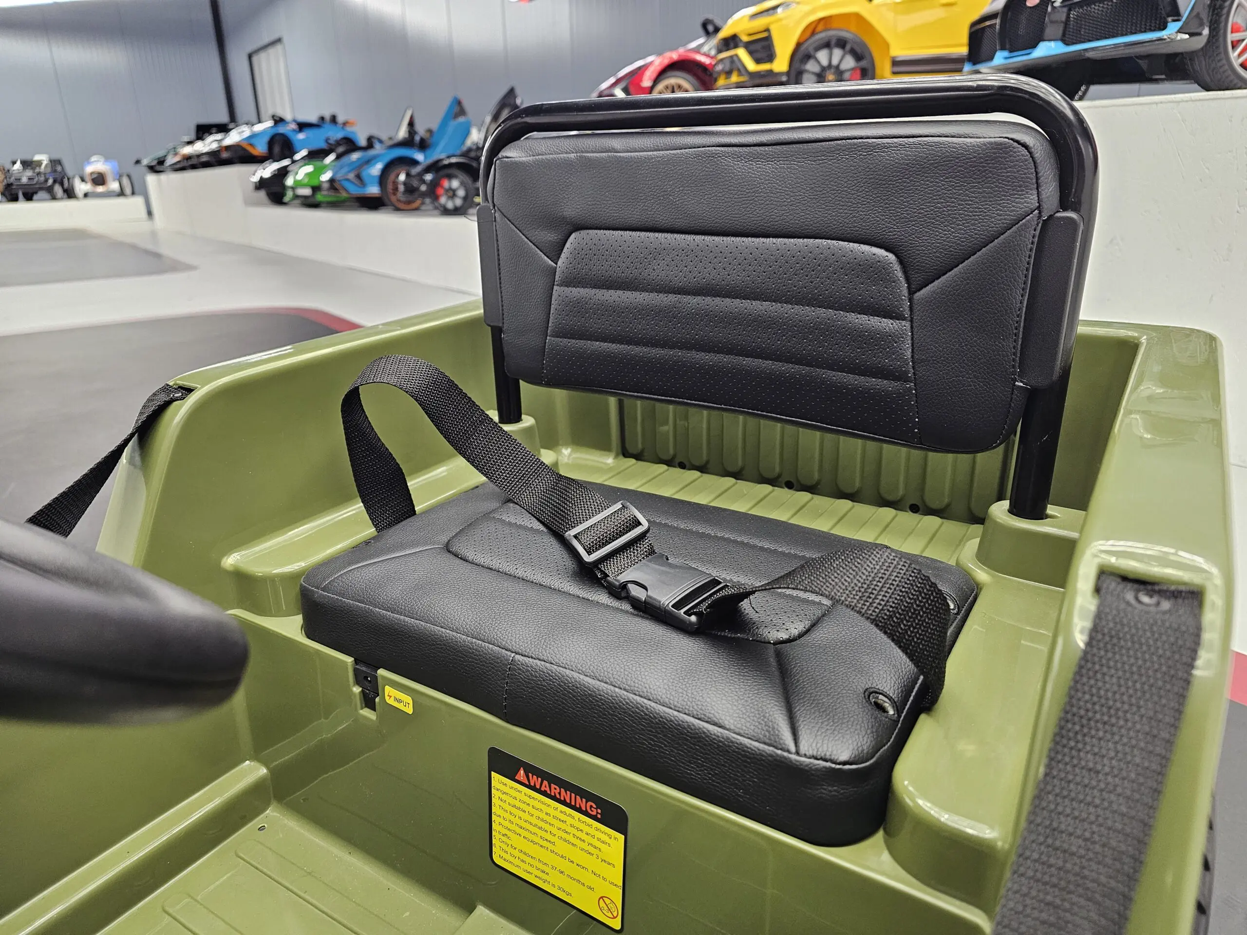 Jeep Electric pentru Copii Willy 12V Verde Militar, Design Retro – Telecomandă 2.4G, 4 Motoare | 3-5 Ani [15]