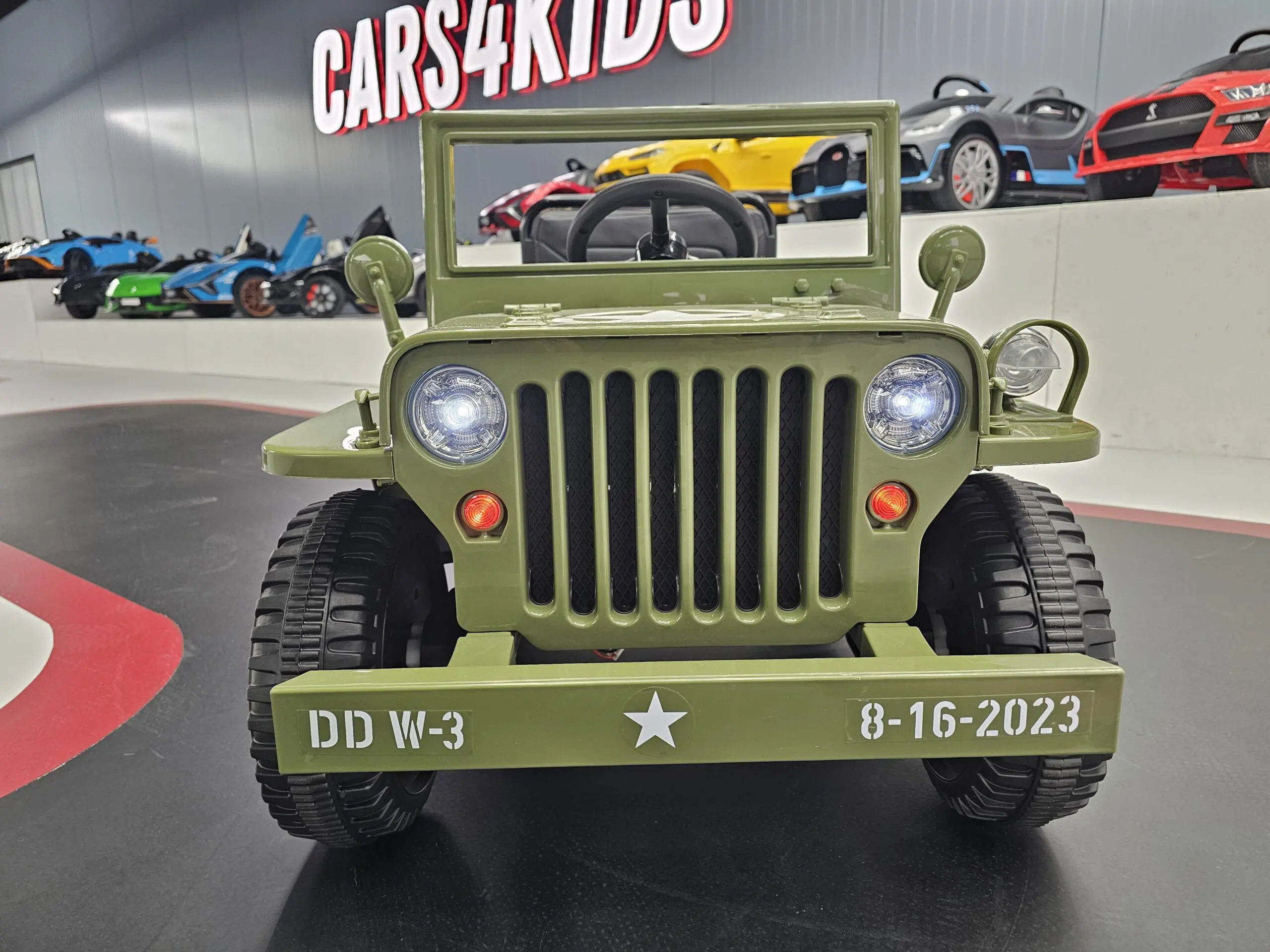 Jeep Electric pentru Copii Willy 12V Verde Militar, Design Retro – Telecomandă 2.4G, 4 Motoare | 3-5 Ani [4]