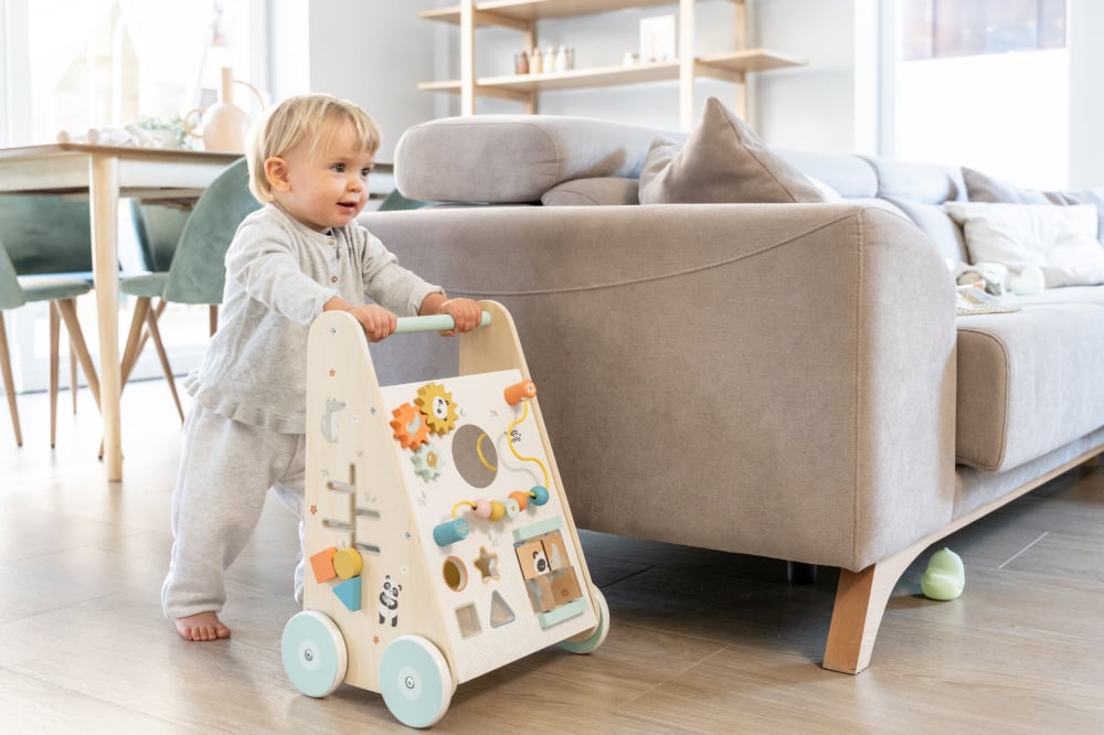 Antemergator/Premergator din lemn FSC cu activitati, Saro Baby [5]