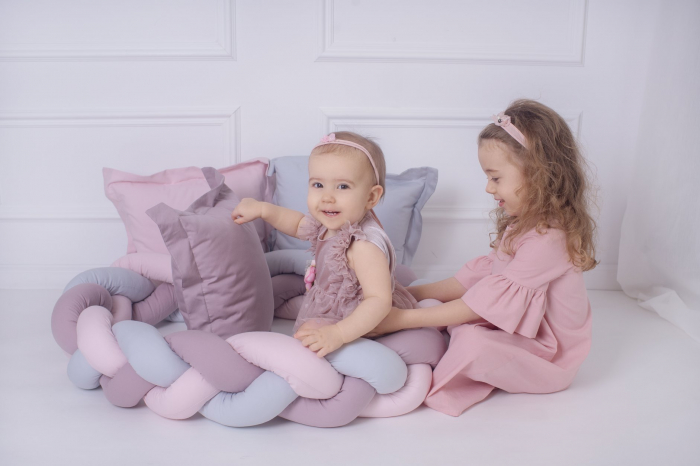 Aparatoare laterala pat Bumper impletit, Cu inchidere velcro, Bumbac Uni Gri - Lilac - Roz, 340x21 cm [2]