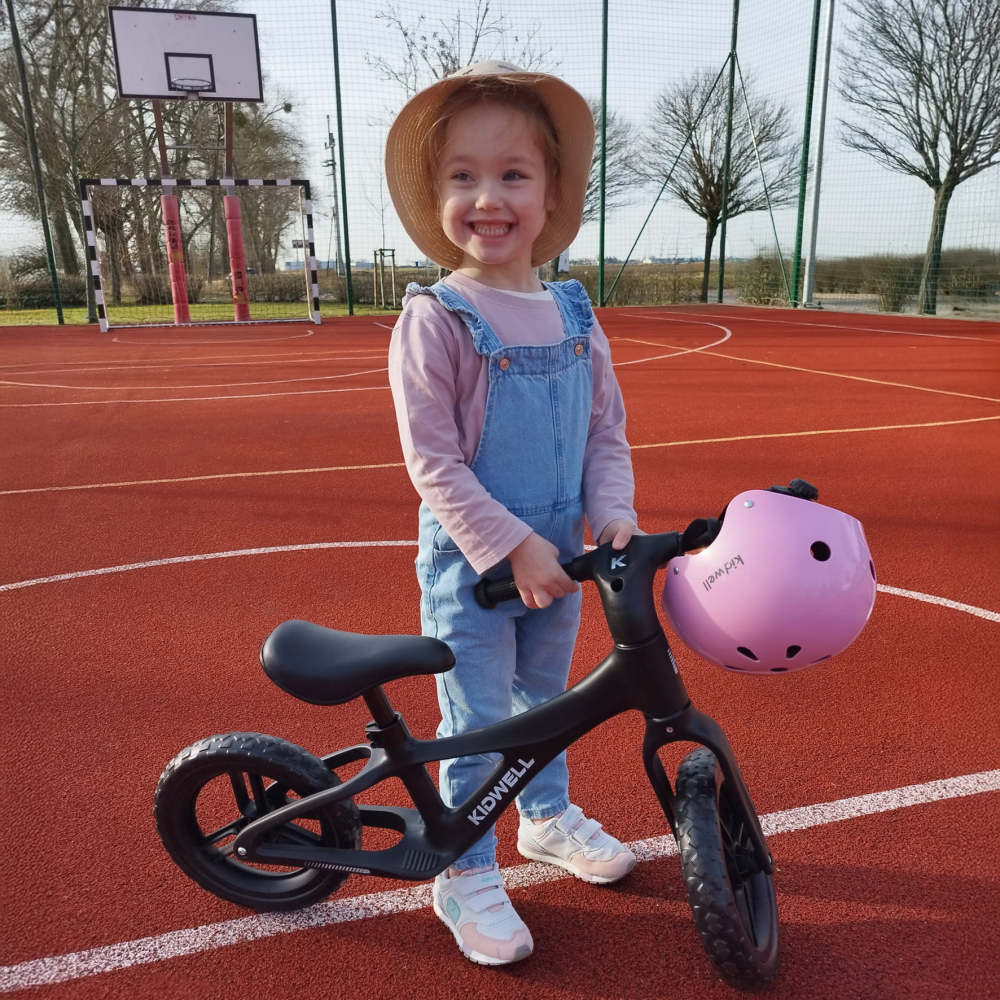 Bicicleta de echilibru fara pedale pentru copii, reglabila si roti Eva, ultra-usoara, Jogo Black [11]