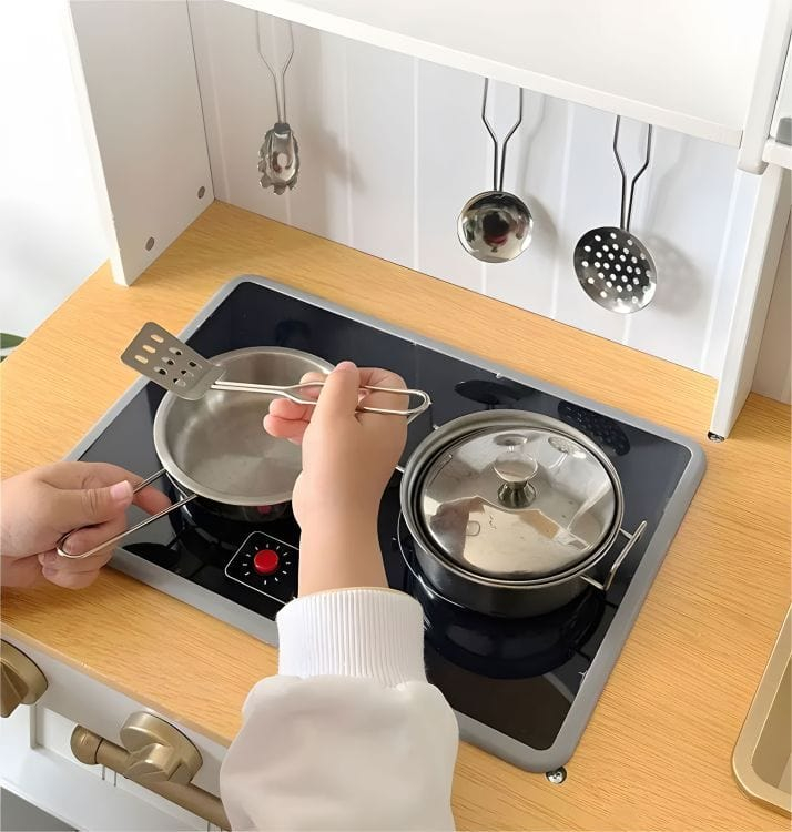 Bucătărie mare din lemn pentru copii cu lumini, sunete și accesorii [7]