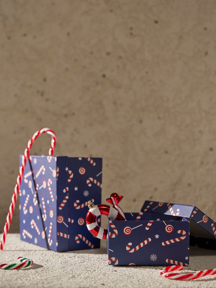 Cutie pentru cadou – 14,5 cm x 14,5 cm x 8 cm Design festiv, ideală pentru surprize de Crăciun [2]