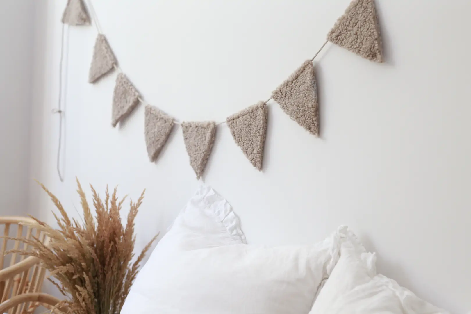 Ghirlanda decor din tesatura bucle, decoratiune pentru camera copilului - Teddy - taupe [2]