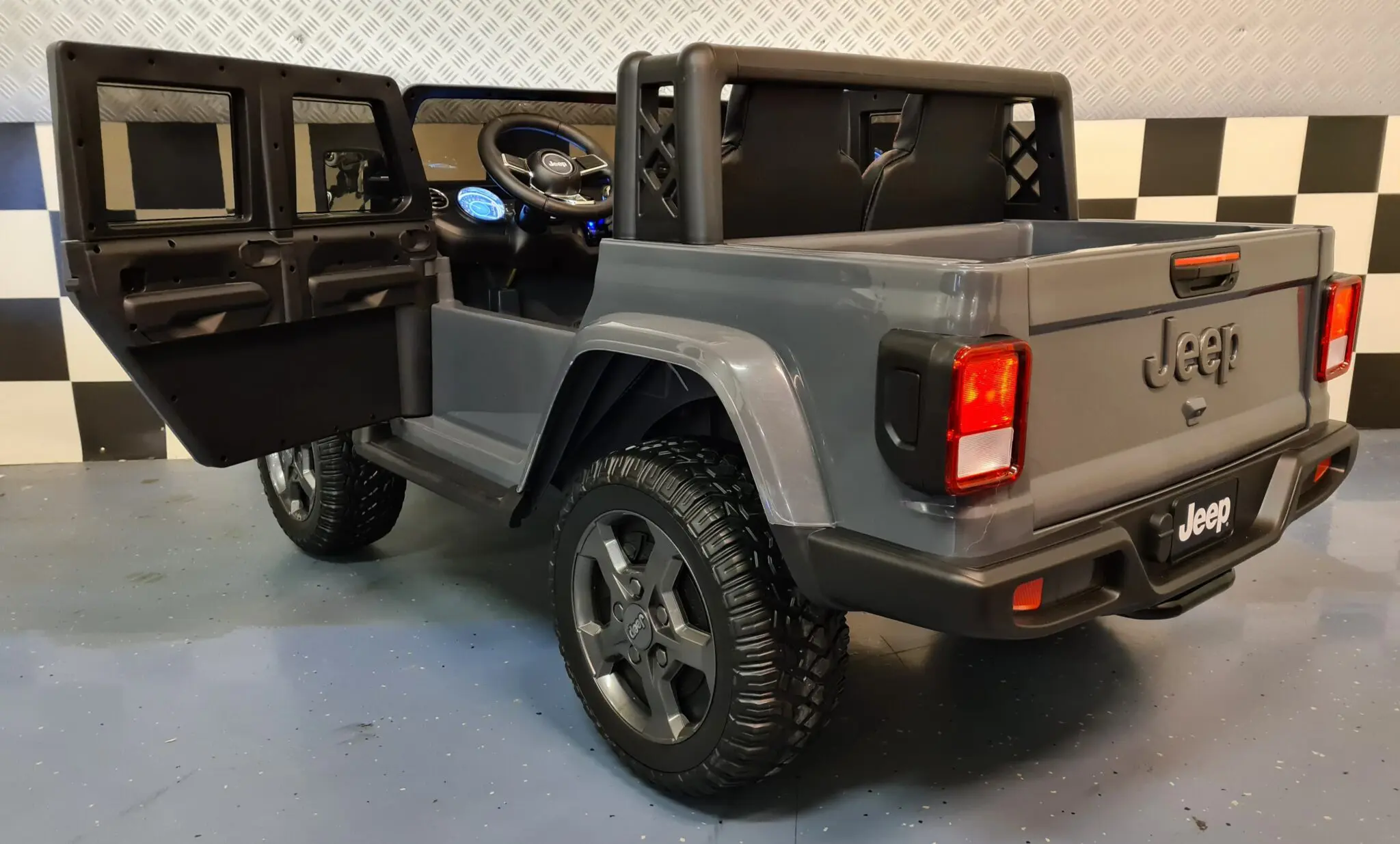 Jeep Electric pentru Copii Gladiator Rubicon 12V Gri, Licență Oficială Jeep – 2 Locuri, Uși Funcționale [7]