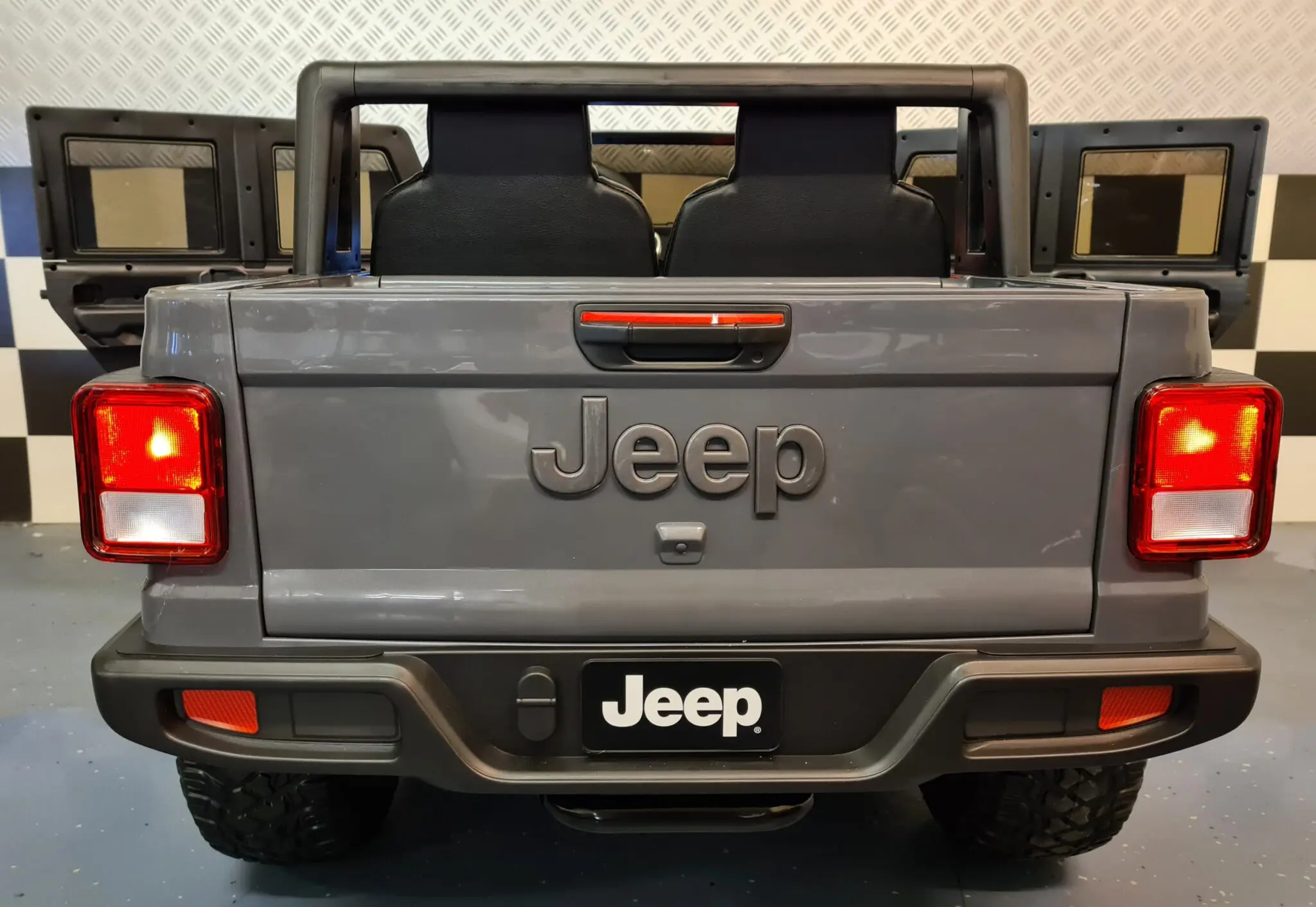 Jeep Electric pentru Copii Gladiator Rubicon 12V Gri, Licență Oficială Jeep – 2 Locuri, Uși Funcționale [8]