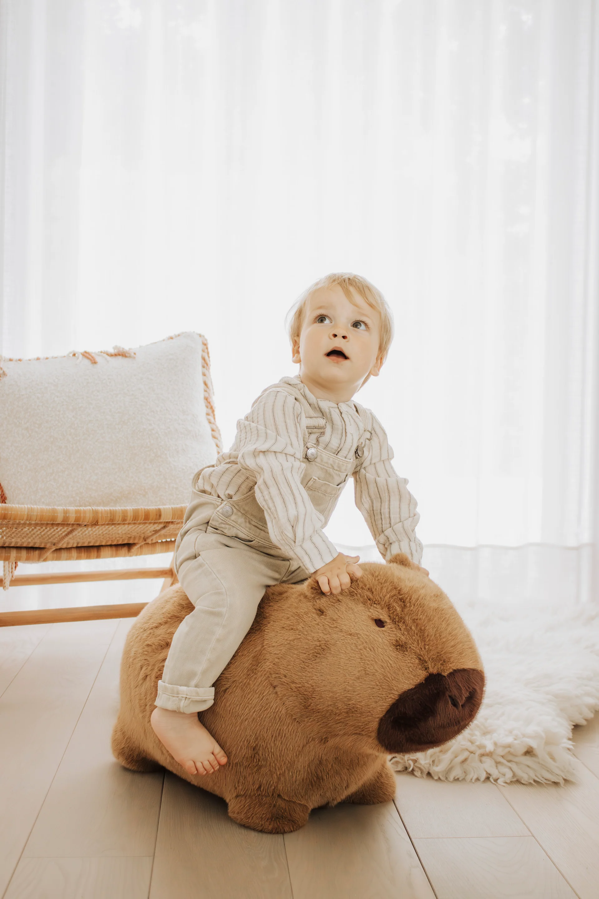 Jucărie gonflabilă premium Wild & Soft Soft Bouncy Capybara – jucărie activă pentru interior, pompă inclusă [3]