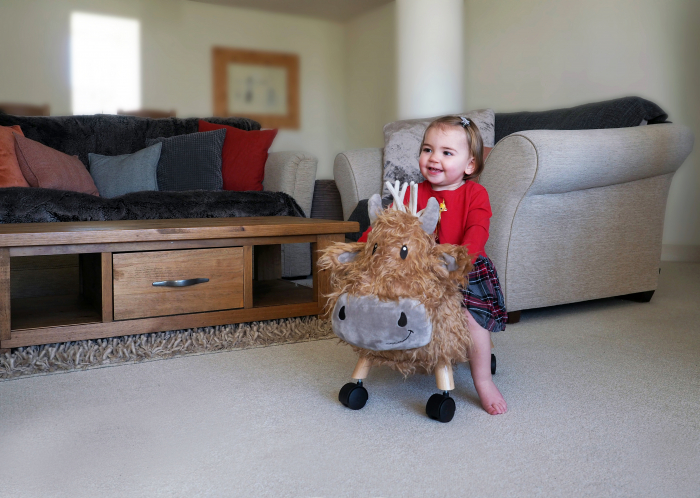 Little Bird Told Me - Văcuța Hubert Highland, Ride On Animal Toy, pentru copii de peste 1 an, Cadru robust din lemn, Scaun căptusit [7]