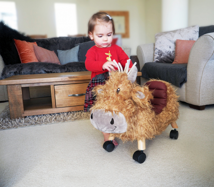 Little Bird Told Me - Văcuța Hubert Highland, Ride On Animal Toy, pentru copii de peste 1 an, Cadru robust din lemn, Scaun căptusit [8]