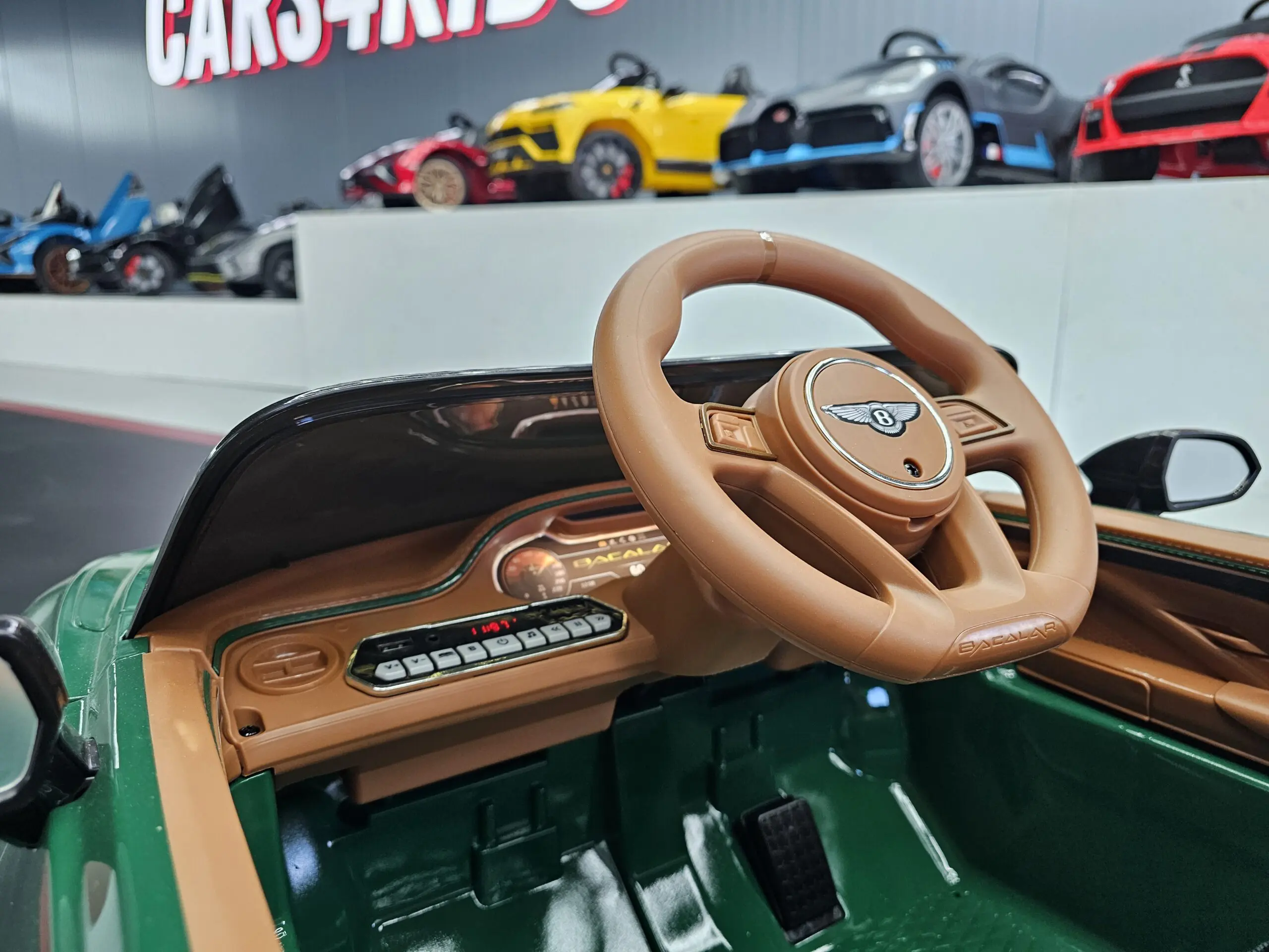 Mașină electrică Bentley Bacalar 12V Verde Metalic, Licență Oficială – Uși Verticale, Telecomandă 2.4G [9]