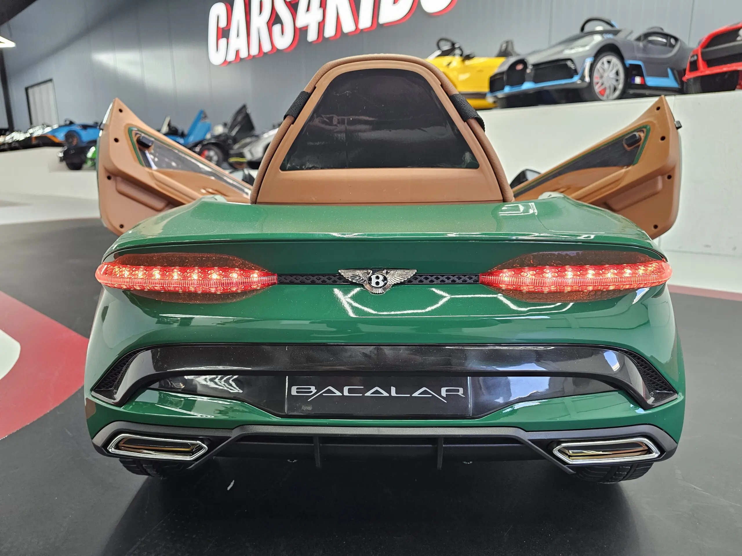 Mașină electrică Bentley Bacalar 12V Verde Metalic, Licență Oficială – Uși Verticale, Telecomandă 2.4G [7]