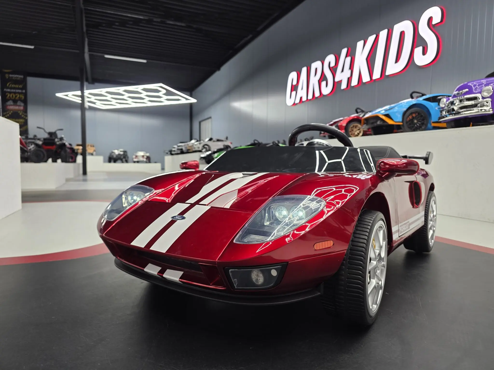 Mașină electrică Ford GT 24V Roșu Metalic, 2 Locuri, licență oficială – Telecomandă 2.4G, Uși Funcționale [5]