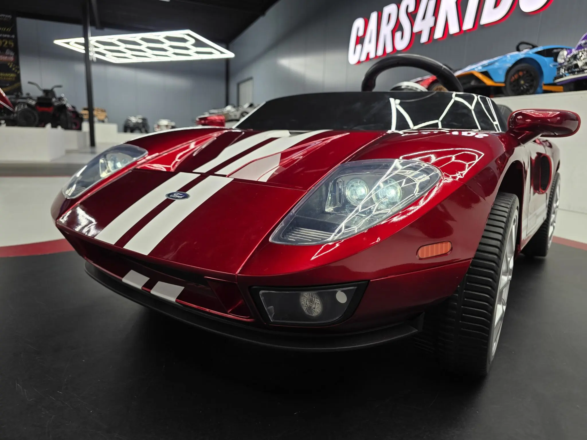 Mașină electrică Ford GT 24V Roșu Metalic, 2 Locuri, licență oficială – Telecomandă 2.4G, Uși Funcționale [6]