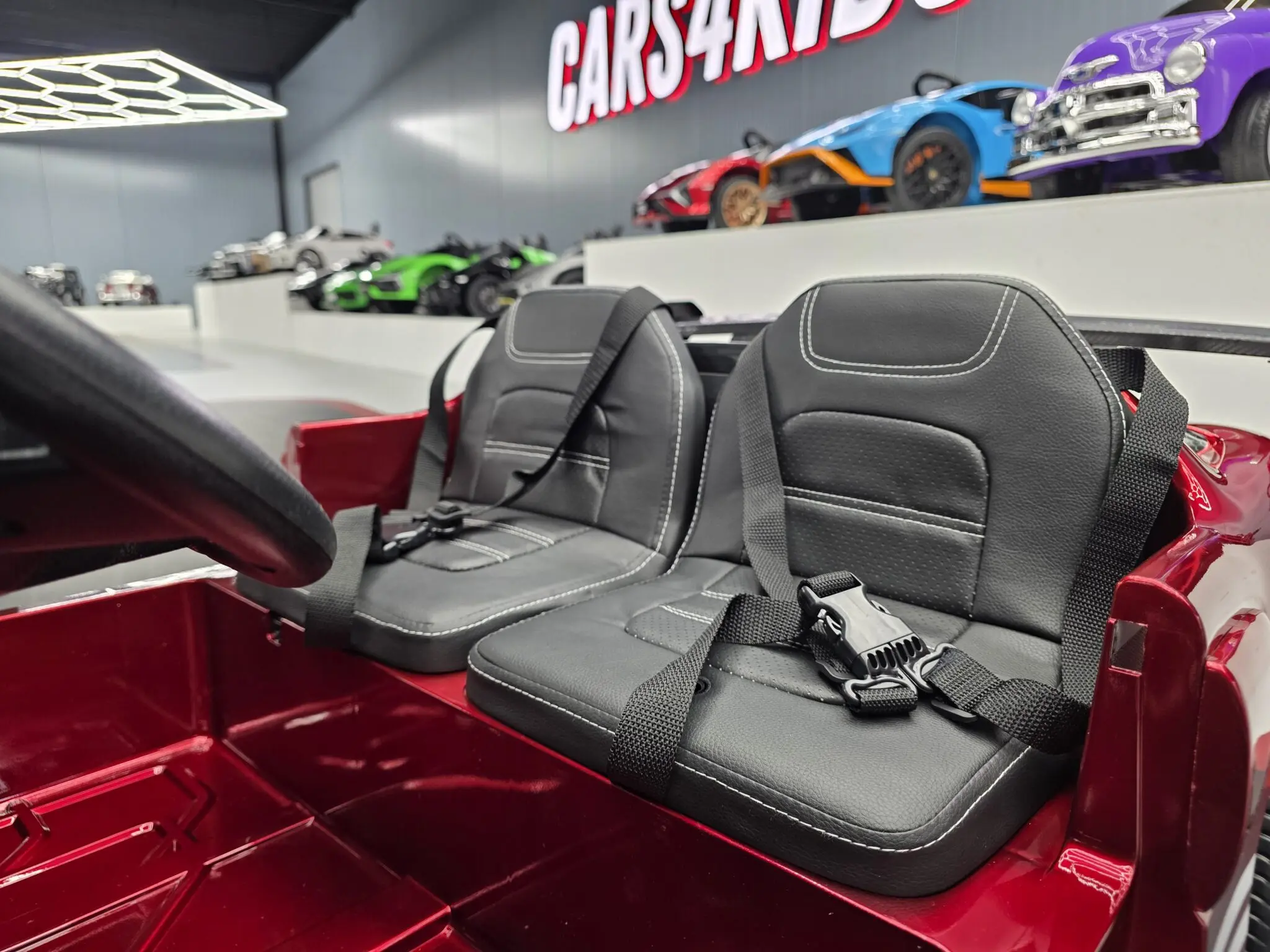 Mașină electrică Ford GT 24V Roșu Metalic, 2 Locuri, licență oficială – Telecomandă 2.4G, Uși Funcționale [11]