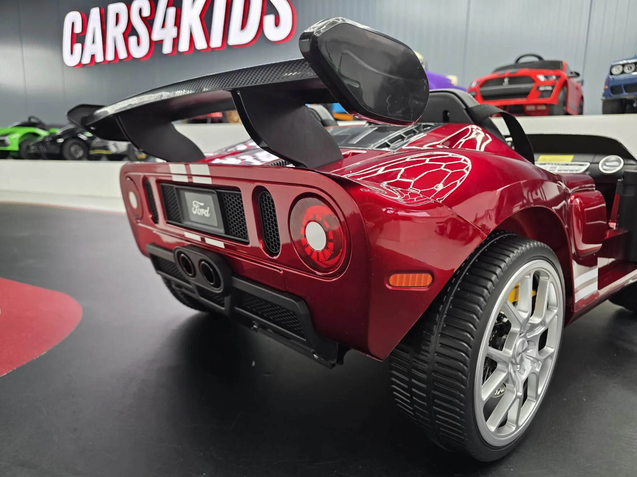 Mașină electrică Ford GT 24V Roșu Metalic, 2 Locuri, licență oficială – Telecomandă 2.4G, Uși Funcționale [7]