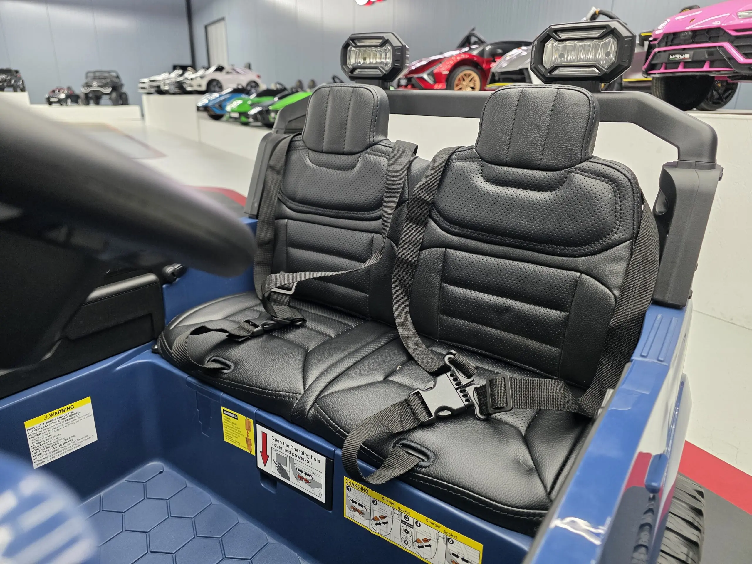 Mașină electrică Ford Raptor 24V Albastru, 2 Locuri, licență oficială – Telecomandă 2.4G, Scaun Piele [8]