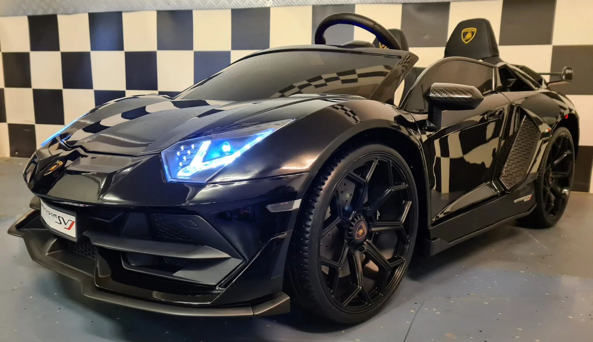 Mașină electrică Lamborghini Aventador SVJ 24V Negru, 2 Locuri, licență oficială – Drift, Uși Verticale, Telecomandă [5]