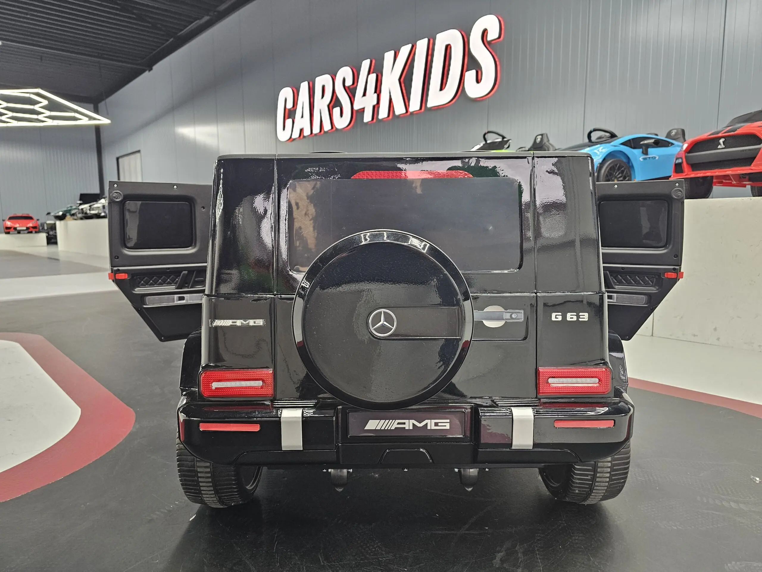 Mașină electrică Mercedes G63 AMG 24V Negru Metalic, 2 Locuri, Licență Oficială – Telecomandă 2.4G [9]