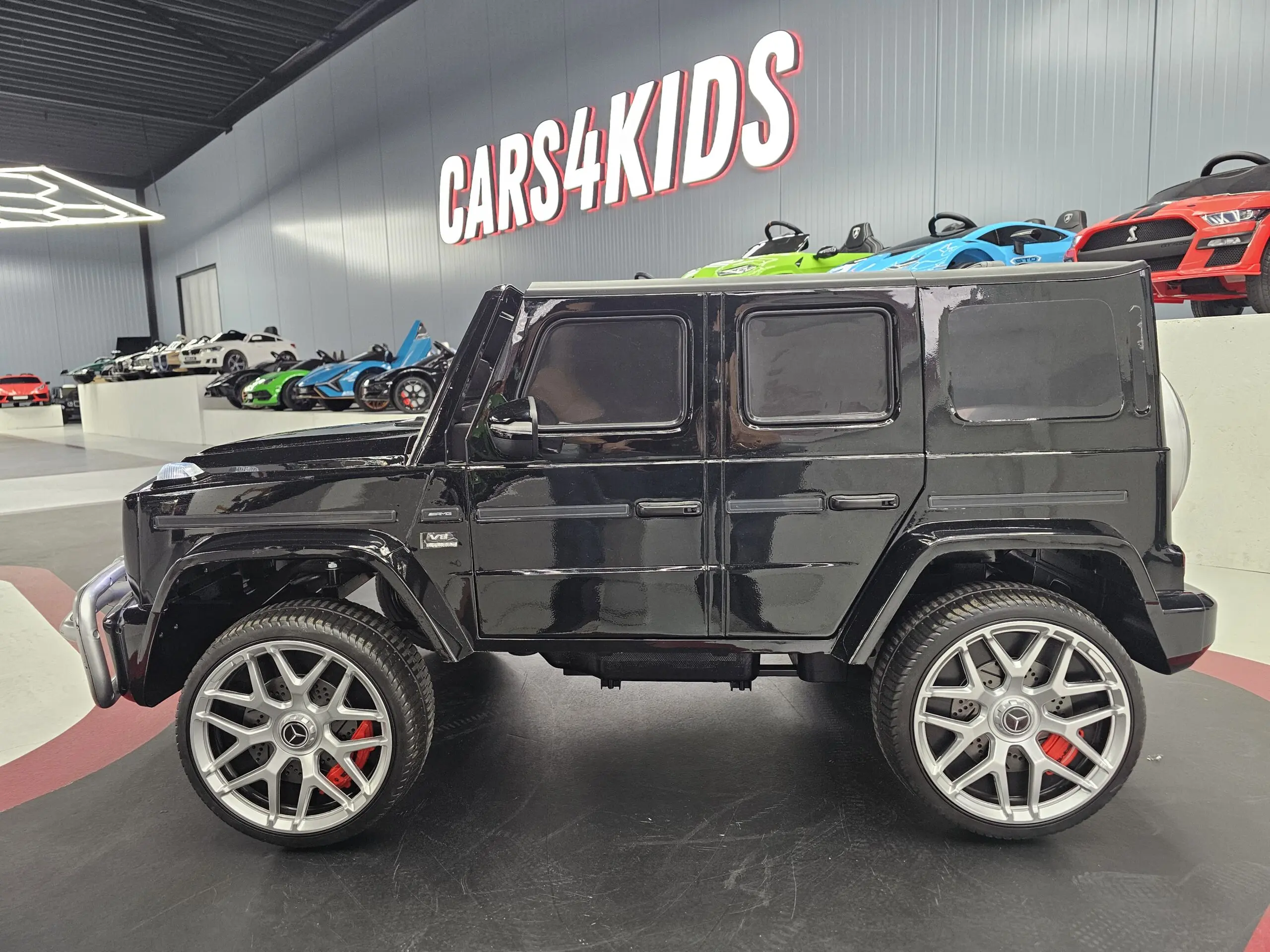 Mașină electrică Mercedes G63 AMG 24V Negru Metalic, 2 Locuri, Licență Oficială – Telecomandă 2.4G [4]