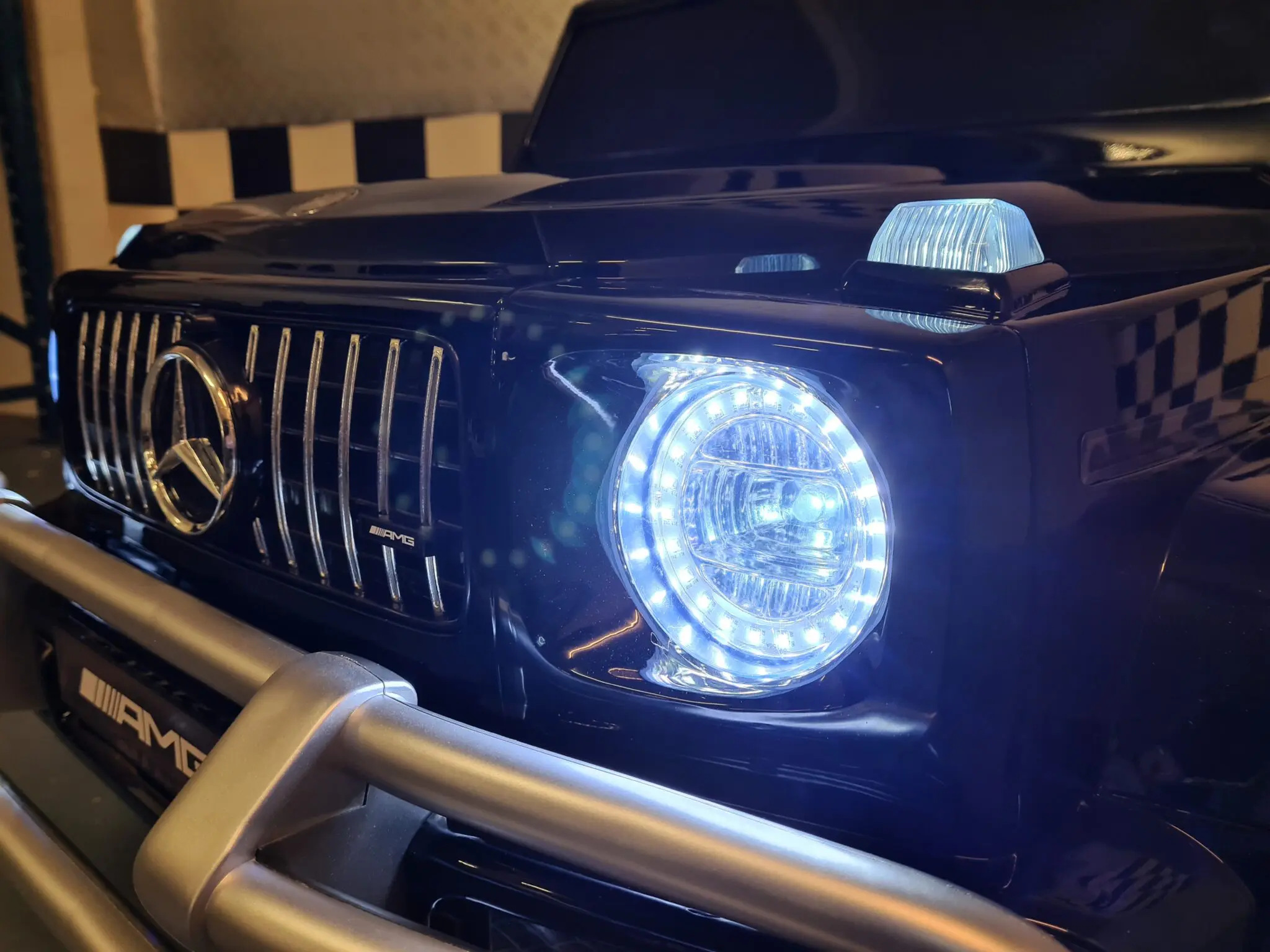 Mașină electrică Mercedes G63 AMG 24V Negru Metalic, 2 Locuri, Licență Oficială – Telecomandă 2.4G [6]