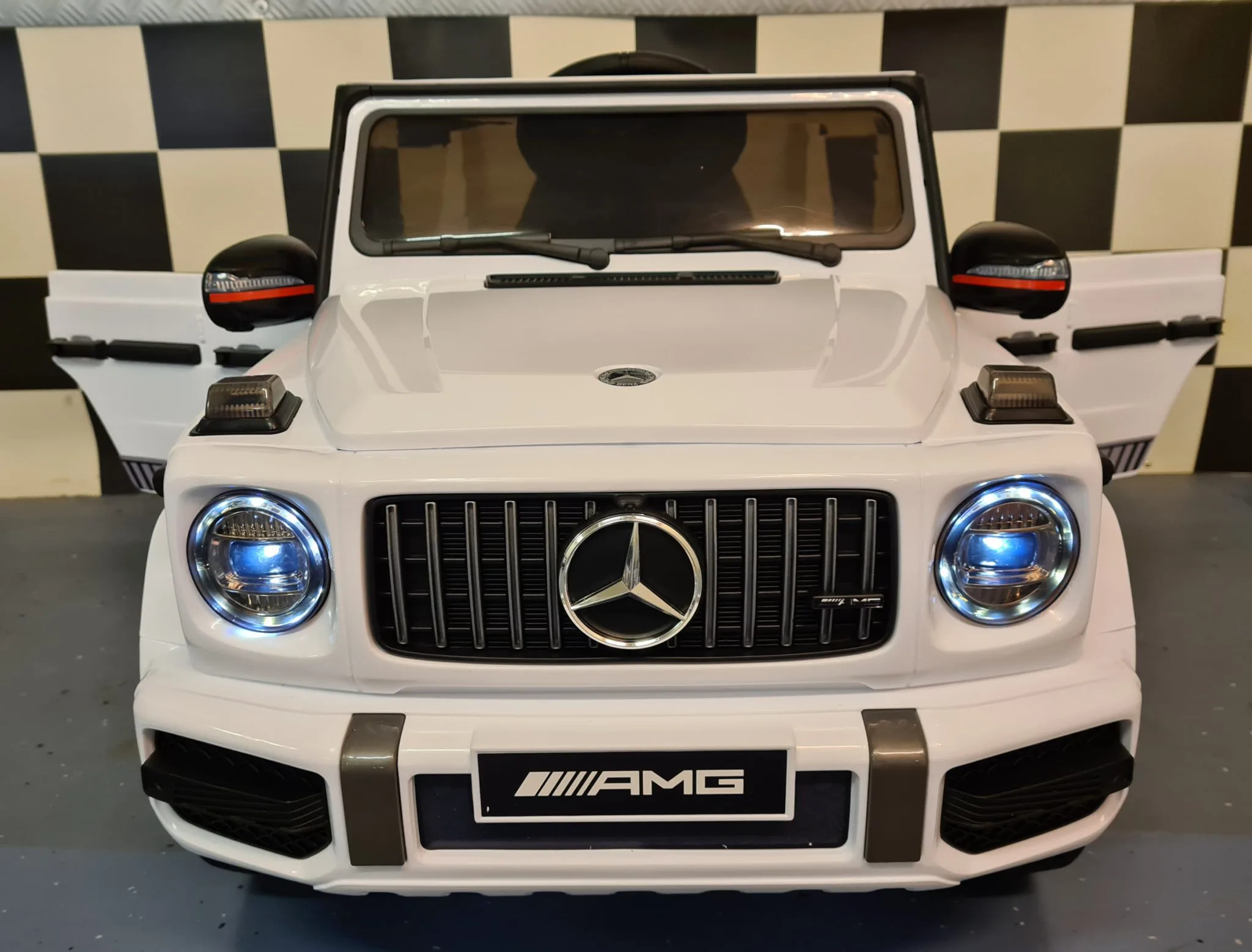 Mașină Electrică pentru Copii Mercedes-Benz G63 AMG 12V Alb Perlat – 4 Motoare, Telecomandă 2.4G, Roți Cauciuc, Scaun Piele | 3 Ani+ [4]