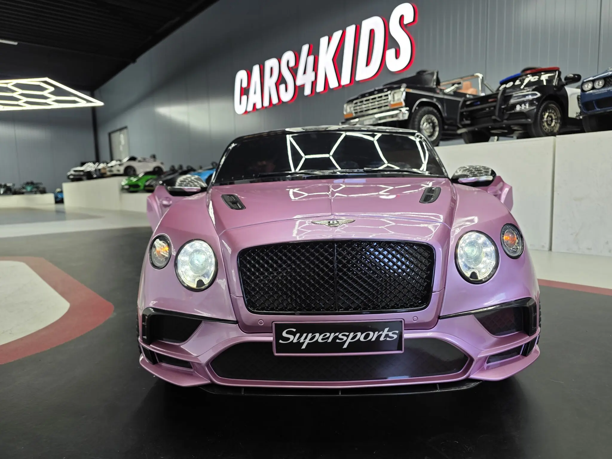 Mașinuță Electrică Copii Bentley Continental 12V, Telecomandă 2.4G, Șa Piele Neagră, Uși Funcționale, Roz Metalizat [4]