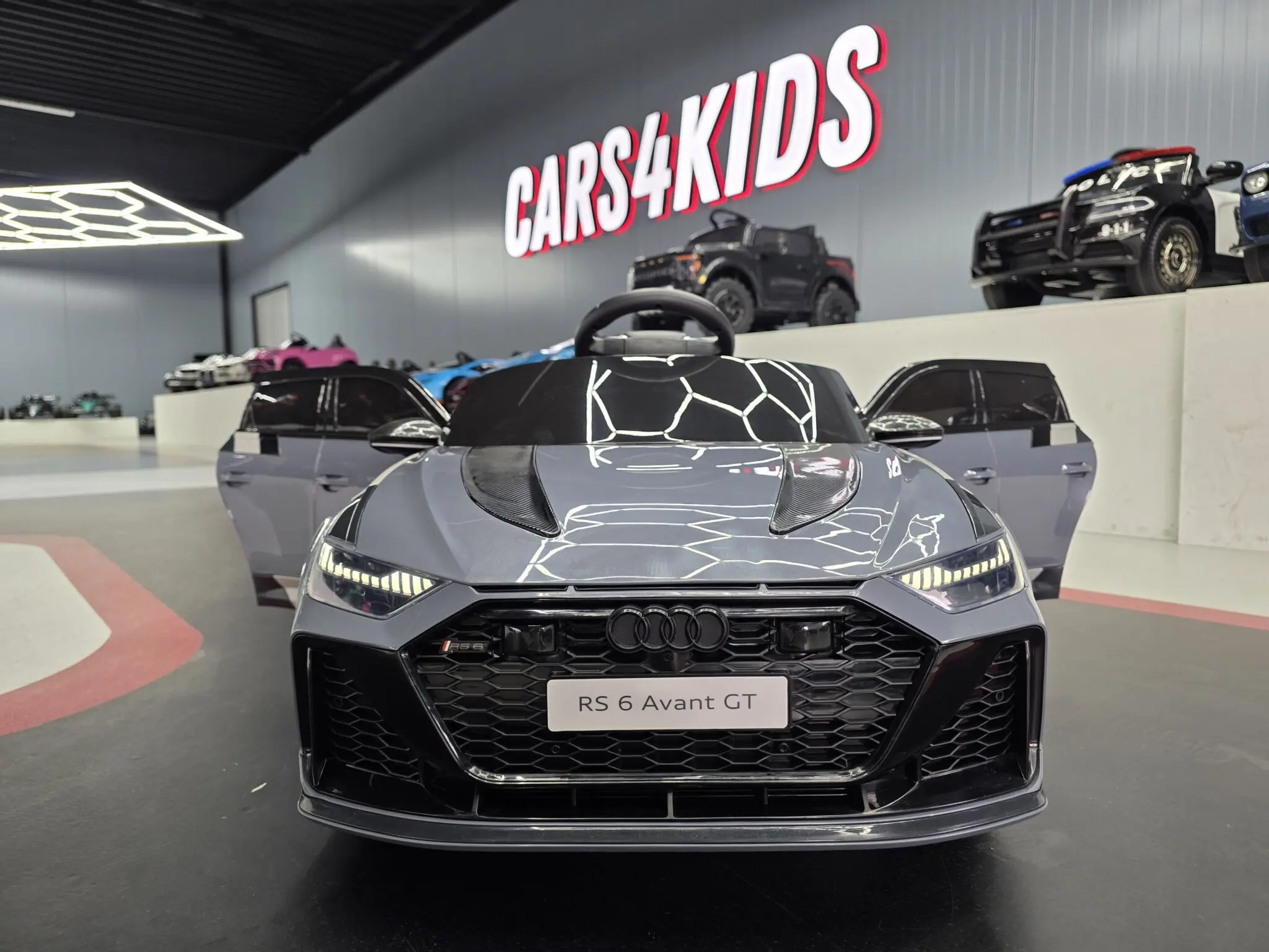 Mașinuță electrică pentru copii Audi RS6 Avant GT 12V Gri 112x61x47cm – licență oficială Audi, telecomandă parentală și soft start [5]