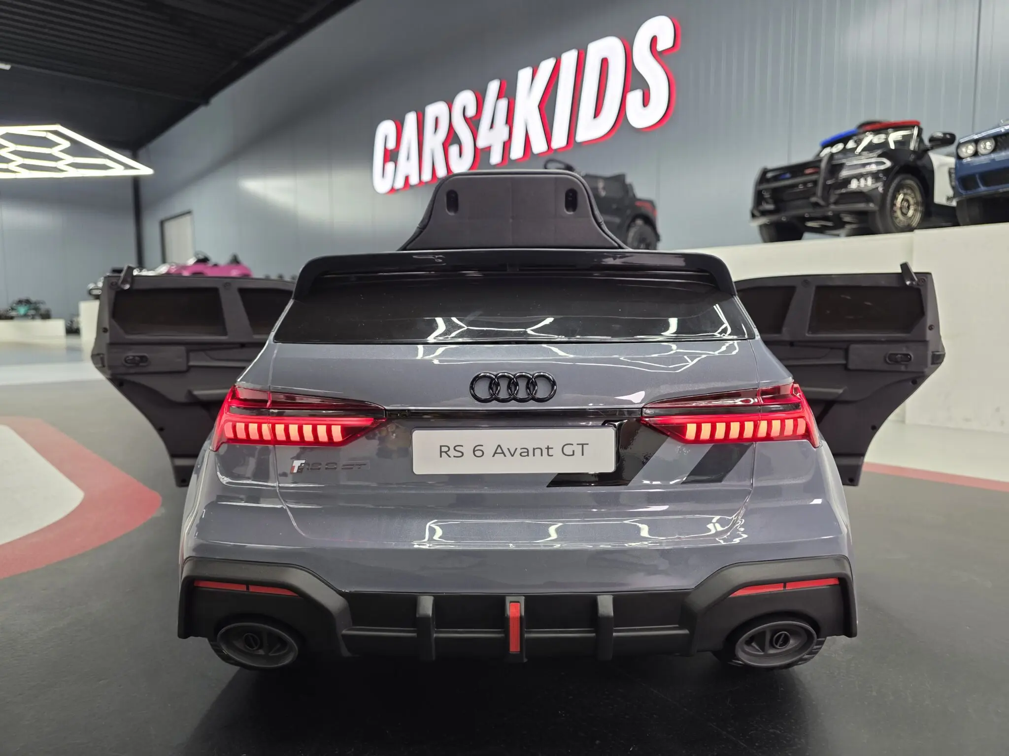 Mașinuță electrică pentru copii Audi RS6 Avant GT 12V Gri 112x61x47cm – licență oficială Audi, telecomandă parentală și soft start [7]