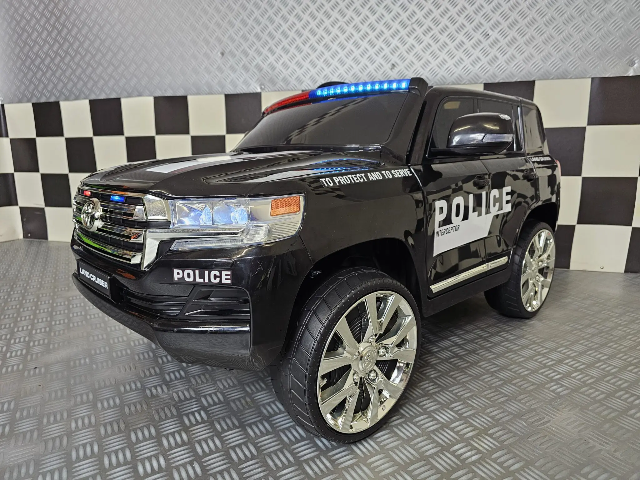 Mașinuță Electrică Toyota Land Cruiser Police 24V Negru – Licență Oficială Toyota, 4 Motoare, Suspensii, Telecomandă 2.4G | 3-5 Ani [3]