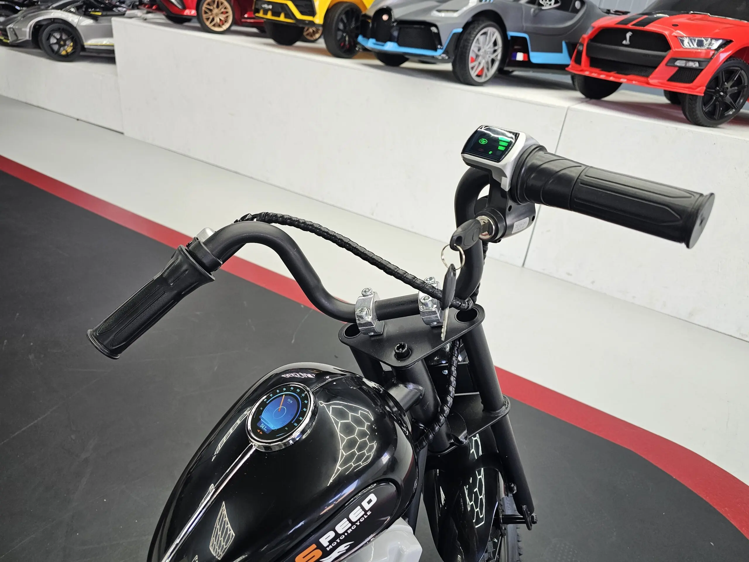 Motocicletă Electrică Chopper 24V Negru, Motor Brushless – Viteză 20 km/h | 6+ Ani [4]