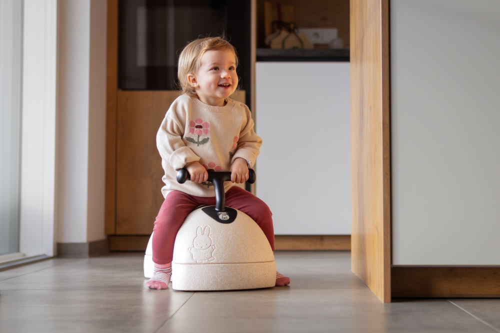 My First – Primul 3-în-1 premergător și ride-on premium al bebelușului tău, 6 - 36 luni, Miffy Sand, Scoot & Ride [12]