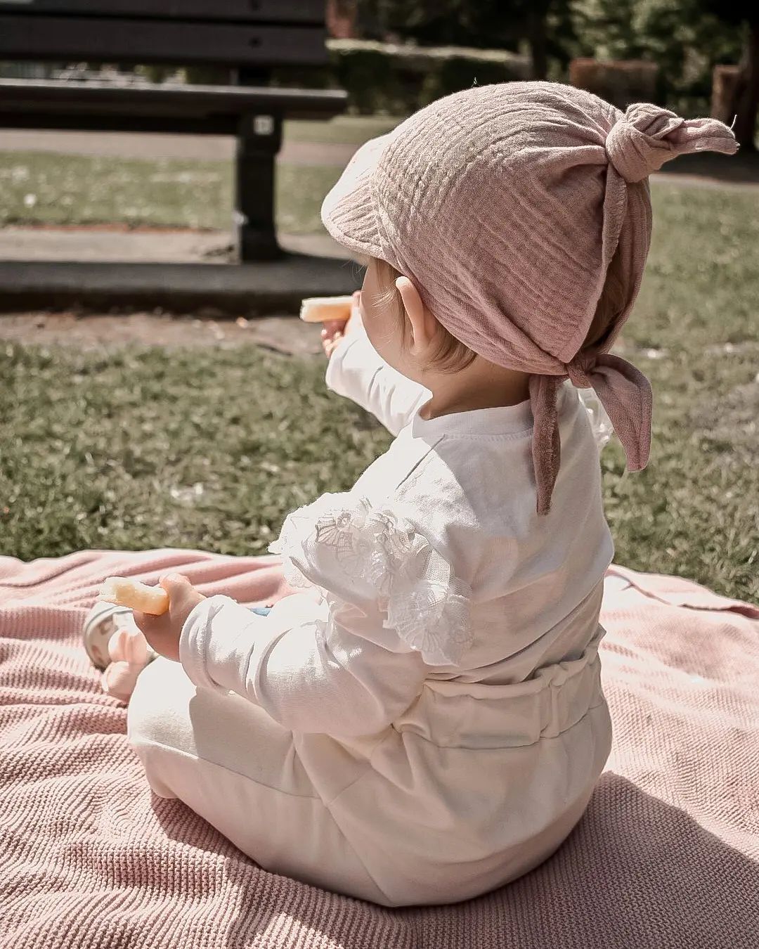 Sepcuta de soare 6 luni - 6 ani reglabila din bumbac muselina cu cozoroc pentru protectie, Sepia Rose [2]
