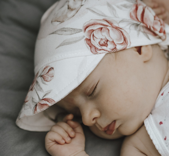 Sepcuta de soare 6 luni - 6 ani reglabila din in si vascoza cu cozoroc pentru protectie, Sepia Rose [5]