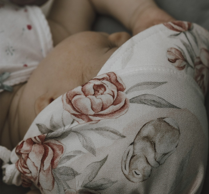 Sepcuta de soare 6 luni - 6 ani reglabila din in si vascoza cu cozoroc pentru protectie, Sepia Rose [3]