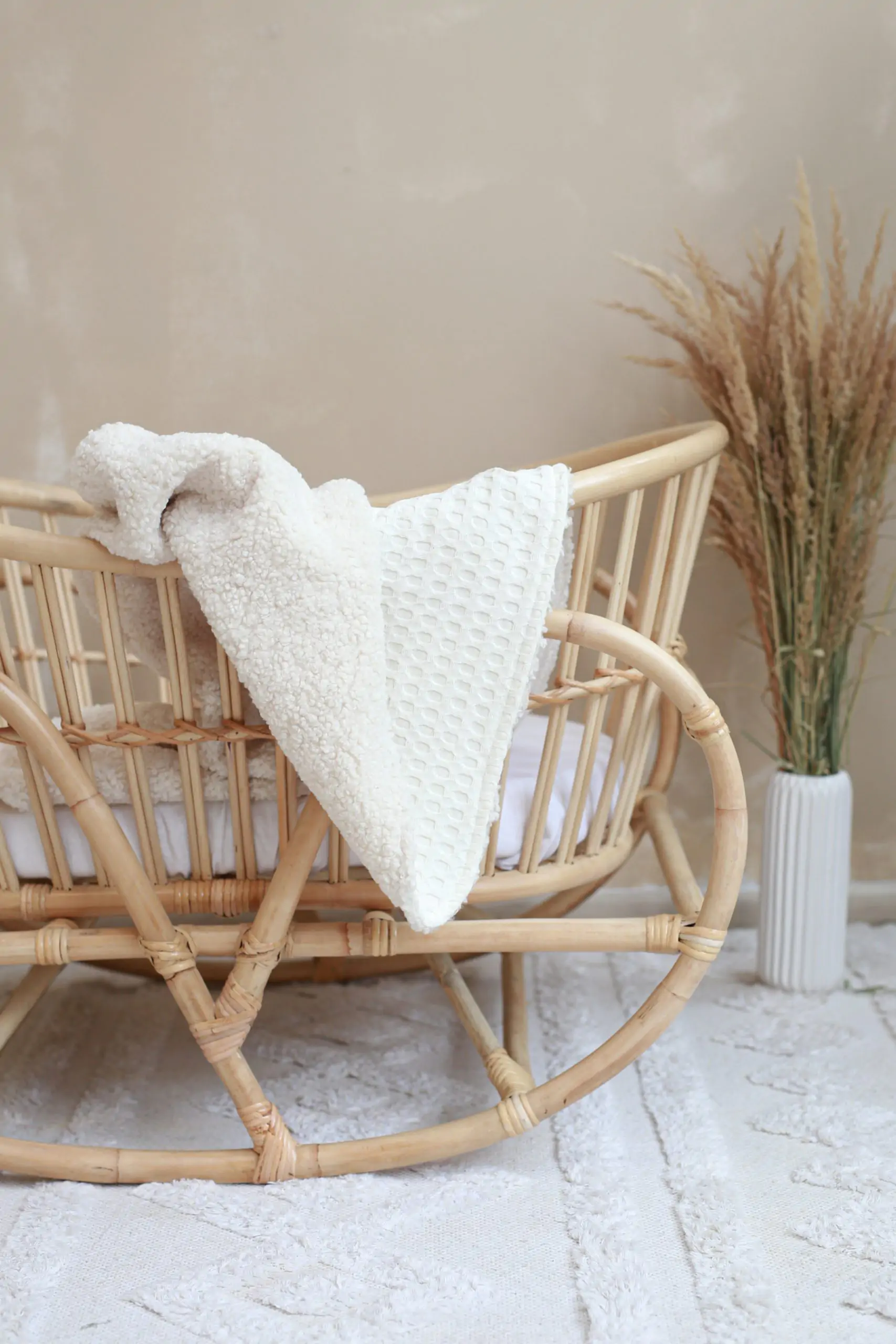 Paturica pentru copii, reversibila, dublat, bumbac waffle Ecru si tesatura bucle Crem, Teddy by BabyLy, 100x70cm [3]