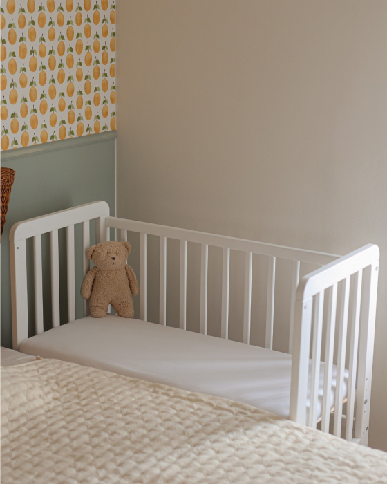 Patut bebe din lemn masiv, patut lateral cu inaltime reglabila a saltelei, bedside Alb, 90 x 40 cm [2]