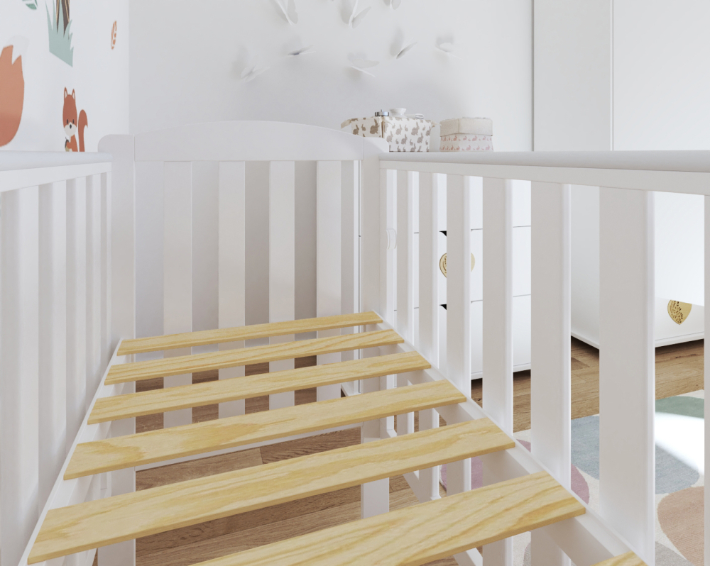 Pătuț din Lemn TOBI Alb 100×50 cm Laterala culisantă · Roți cu blocare · Protecție silicon pentru dentiție · EN 716-1 [6]