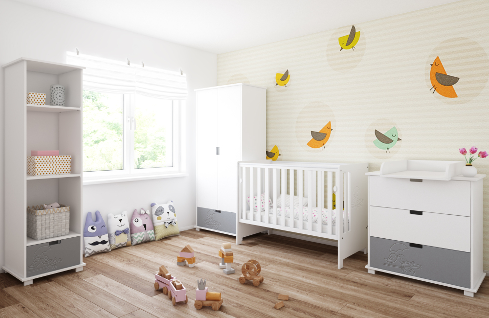 Pătuț din Lemn Păsărele Alb 120×60 cm Laterala culisantă · Protecție silicon pentru dentiție · EN 716-1 [5]